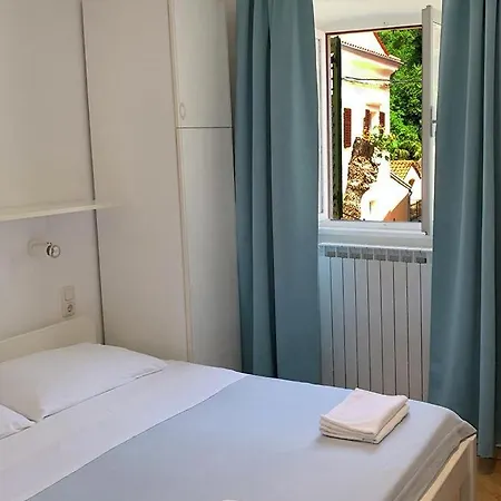 Apartment Placa